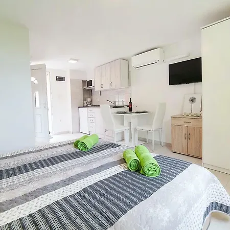 Sandra Rovini アパート