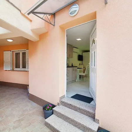 アパート Sandra Rovini