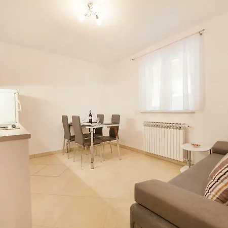 Sandra Rovini アパート *