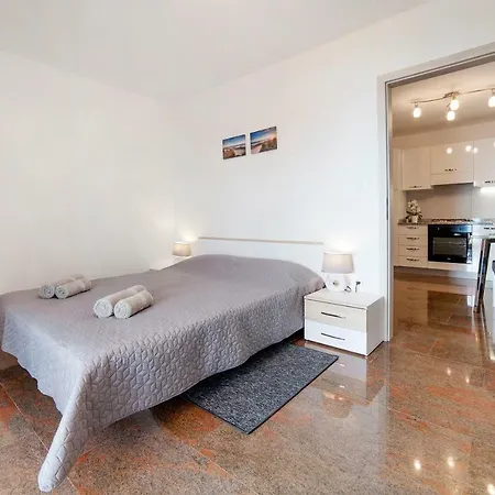 Sandra Rovini モスチャニッセ