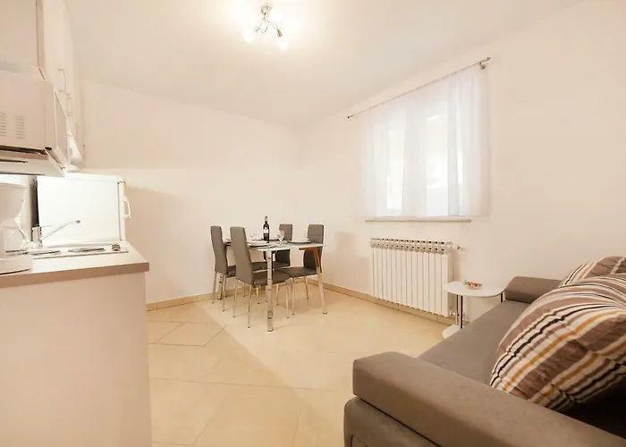 Sandra Rovini Apartment *