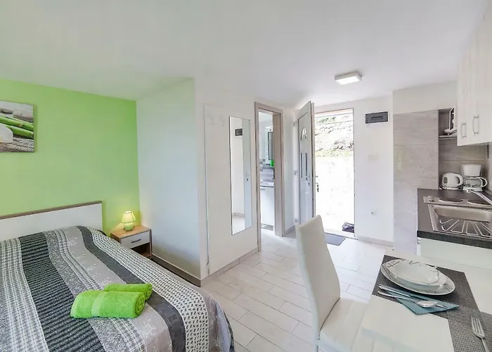 Apartment Sandra Rovini *